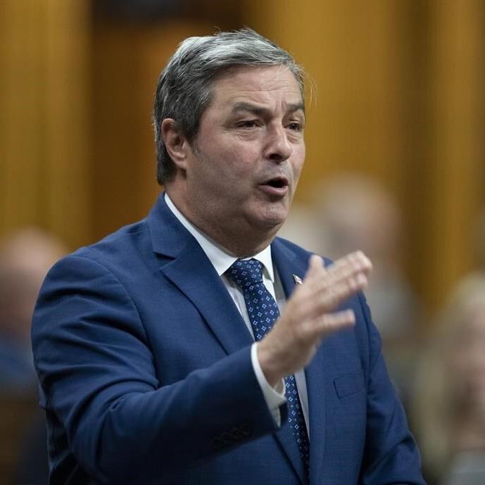 Tories, Bloc push for unequal approach to amending Canada's Official Languages Act